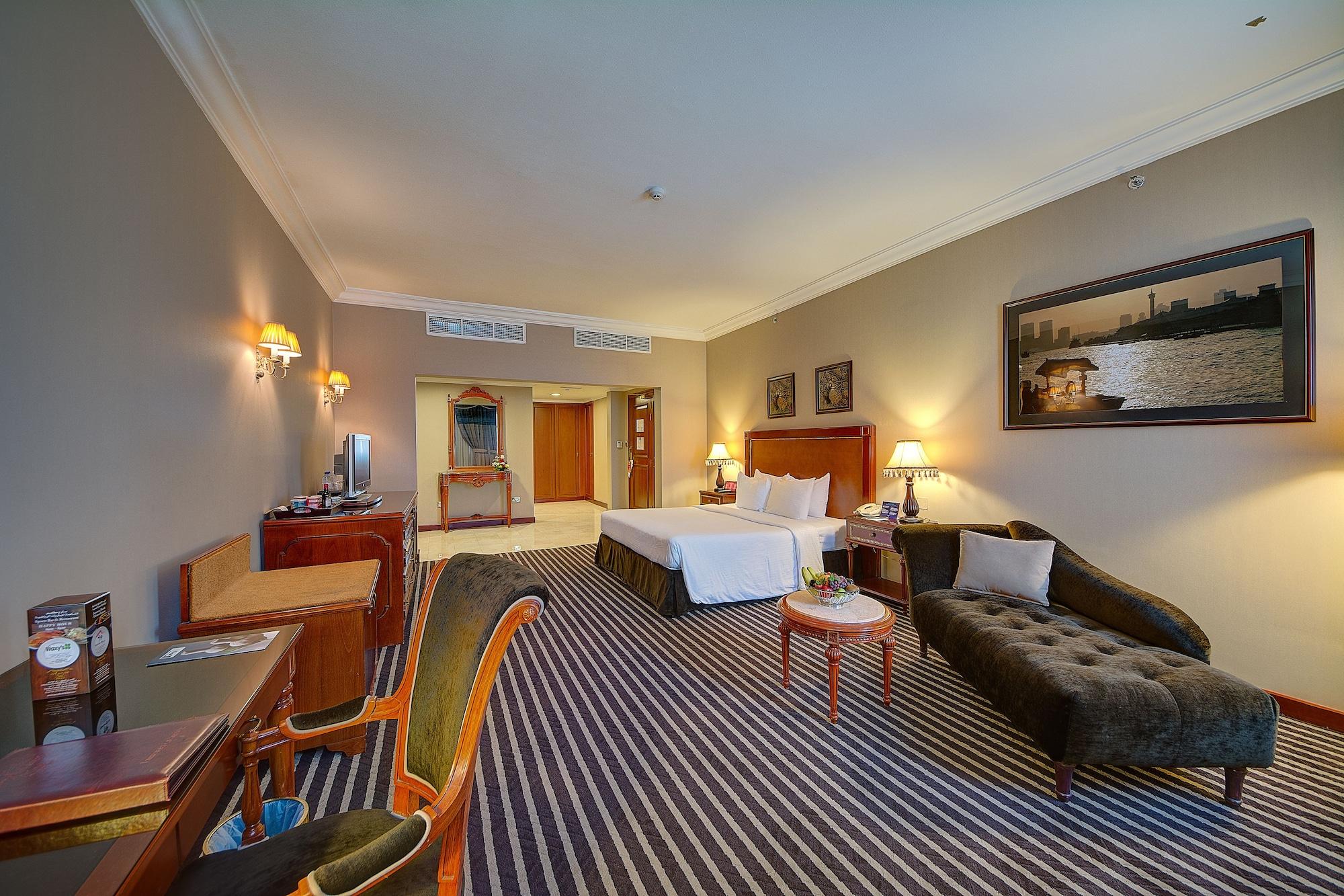 Royal Ascot Hotel Dubai Buitenkant foto