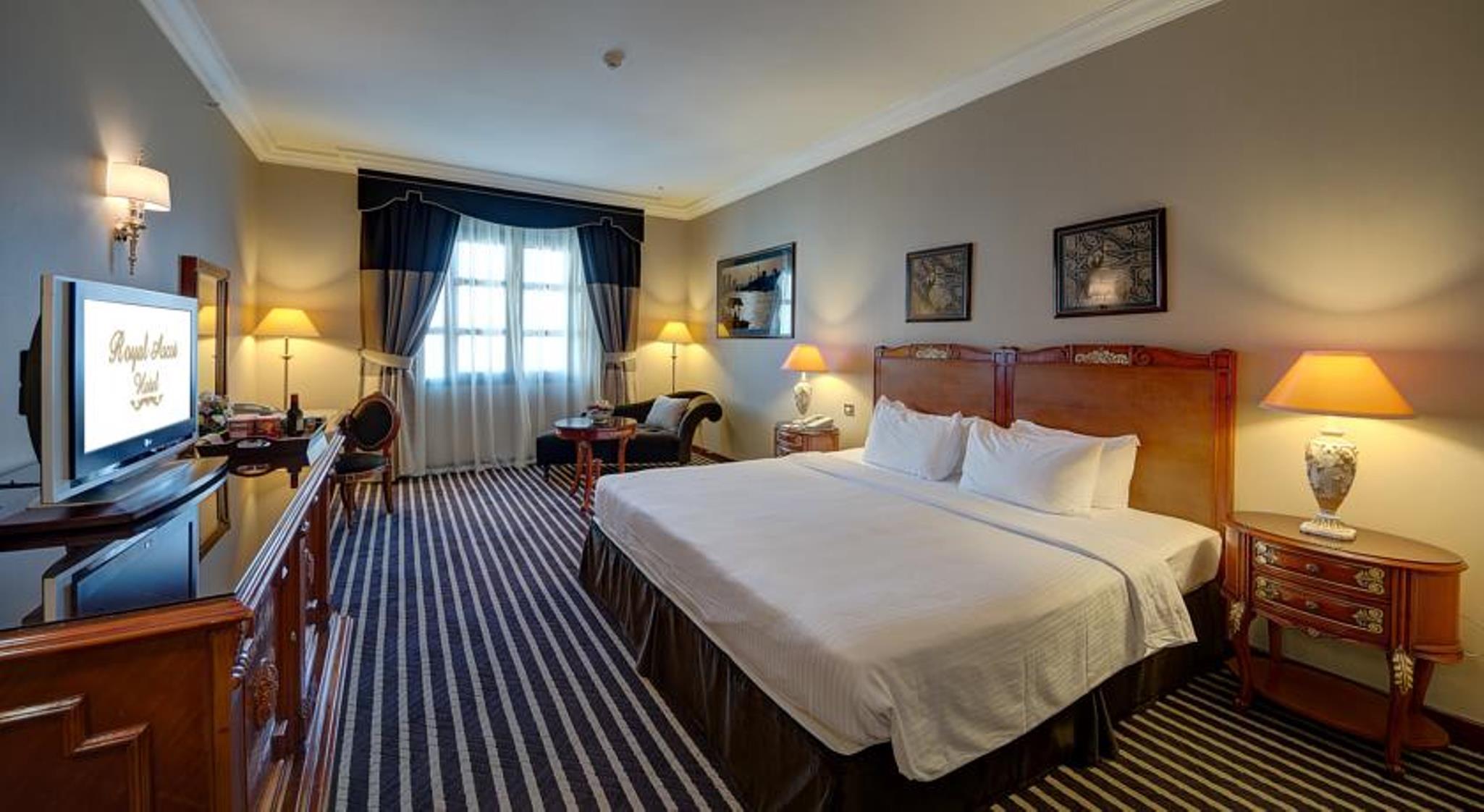 Royal Ascot Hotel Dubai Buitenkant foto