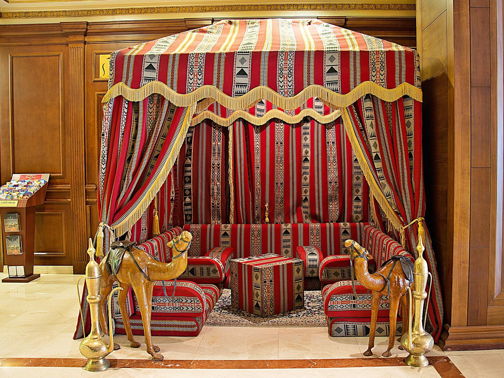 Royal Ascot Hotel Dubai Buitenkant foto
