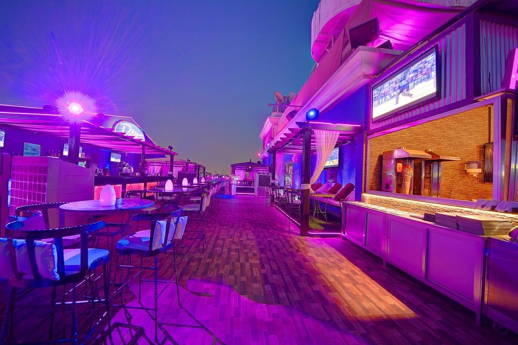 Royal Ascot Hotel Dubai Buitenkant foto