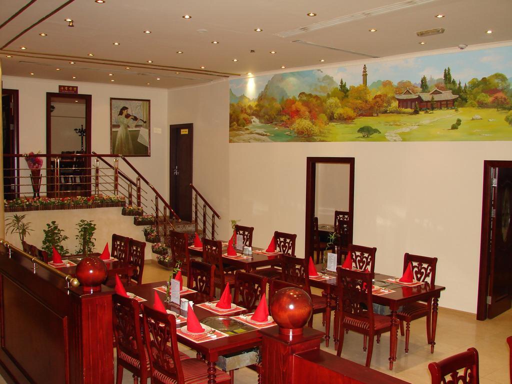 Royal Ascot Hotel Dubai Buitenkant foto